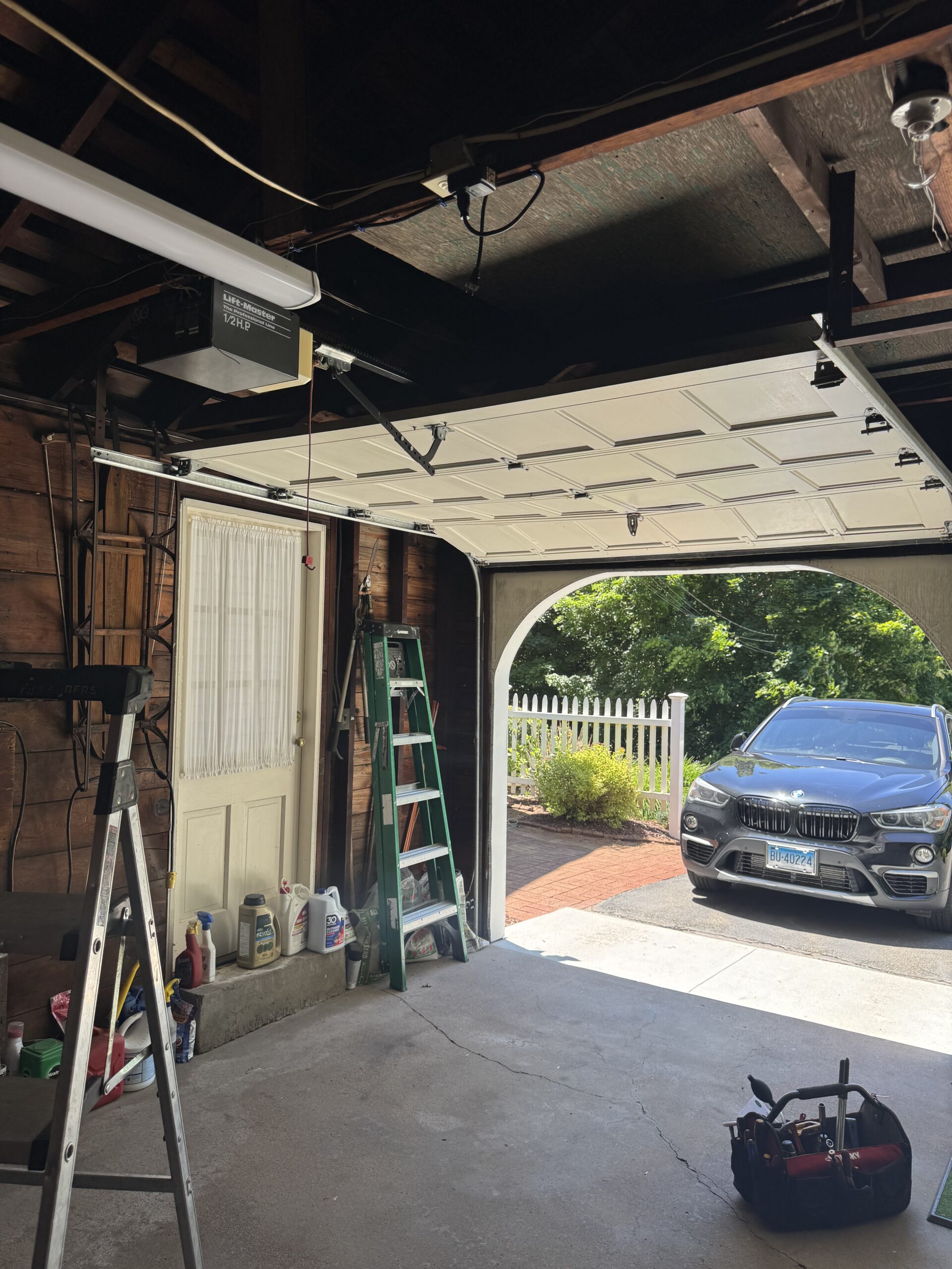 Garage door repair in New Britain CT